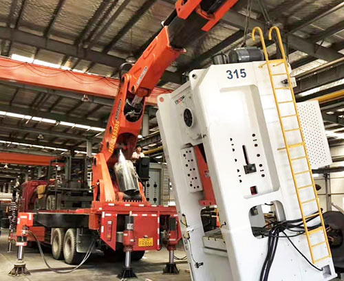 青白江附近随车吊出租，轻松解决运输难题