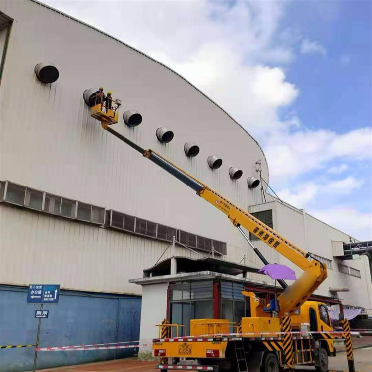 青白江高空作业车出租服务：专业广告牌安装解决方案