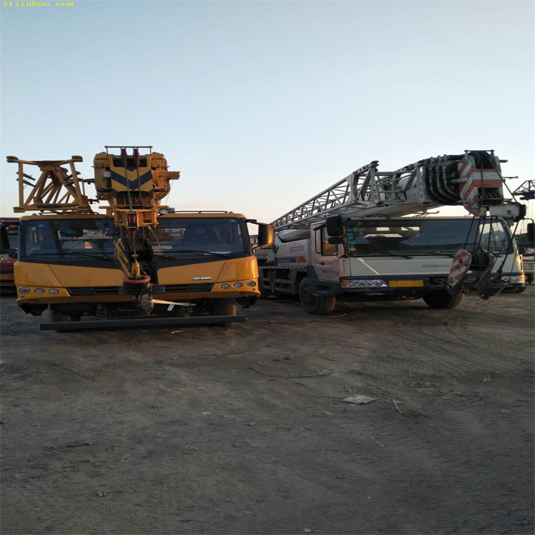 青白江吊车吊挖机正确办法